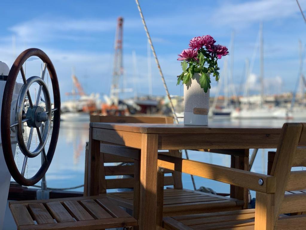 Sailing Nights Boat&Breakfast Hotel Alghero Buitenkant foto